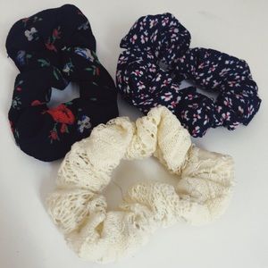 3 thin scrunchies